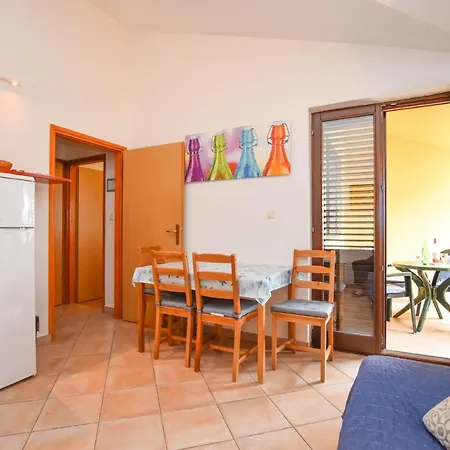 Taya Apartman