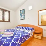 Taya Apartment