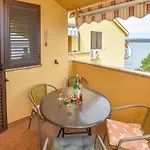 Taya Apartment *