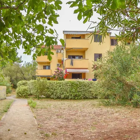 Taya Apartment
