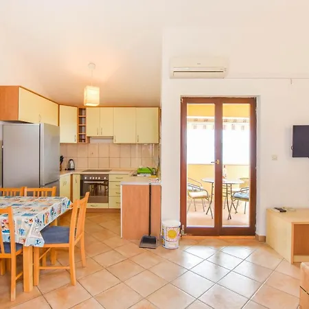 Taya Apartment