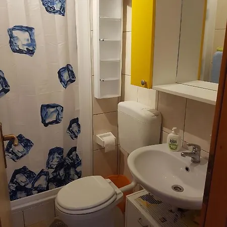 Taya Apartment *